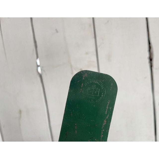 Very nice pair of metal bookends by Bernard-Albin Gras for Ravel. French manufacturing from the 1920s. Bottle green color.