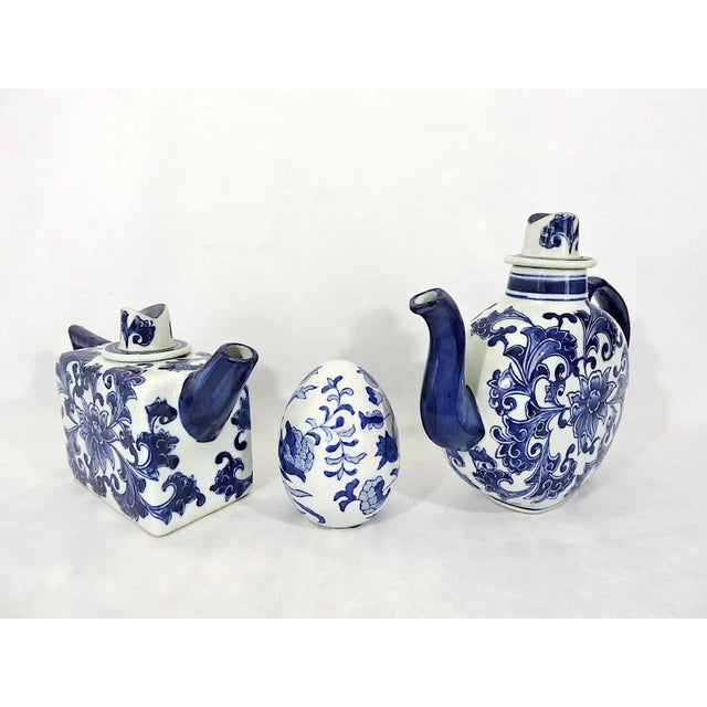 Vintage Chinese Blue & White Porcelain Tea Pot Set & Ornamental Egg Paperweight - 3 Pieces For Sale In Tampa - Image 6 of 8