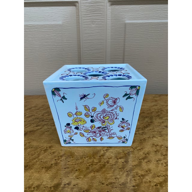 Ceramic Mid-20th Century Dutch Delft Chinoiserie Porcelain Flower Frog Tulipiere For Sale - Image 7 of 10