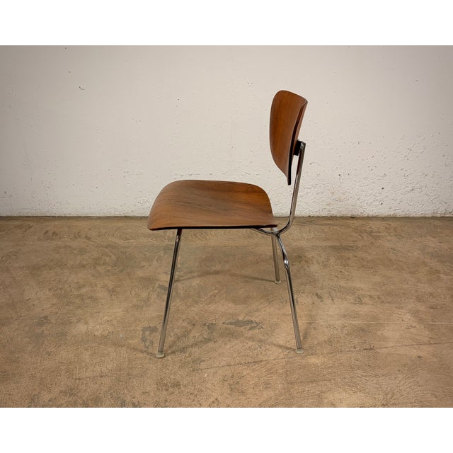 LCM Chair by Charles & Ray Eames for Herman Miller, 1950s, in Good conditions. Designed 1920 to 1949 This piece has an...