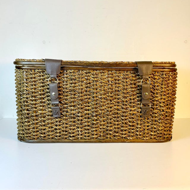 Boho Chic 1980s Vintage Boho Chic Arts & Crafts Coastal Large Woven Jute Wicker & Bentwood Storage Lidded Basket For Sale - Image 3 of 18