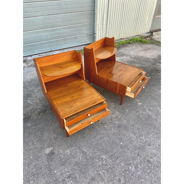 Mid Century Modern Pair of Two-Tier Nightstands With Double Drawers | Kipp Stewart for Drexel For Sale - Image 10 of 12