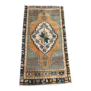 Turkish Yastik Rug 1'5" x 2'8" For Sale