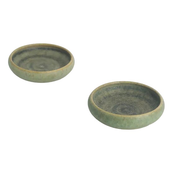 Small Mid-Century Scandinavian Modern Collectible Sand Brown Stoneware Bowls by Gunnar Borg for Gunnars Keramik Höganäs, 1960s, Set of 2 For Sale