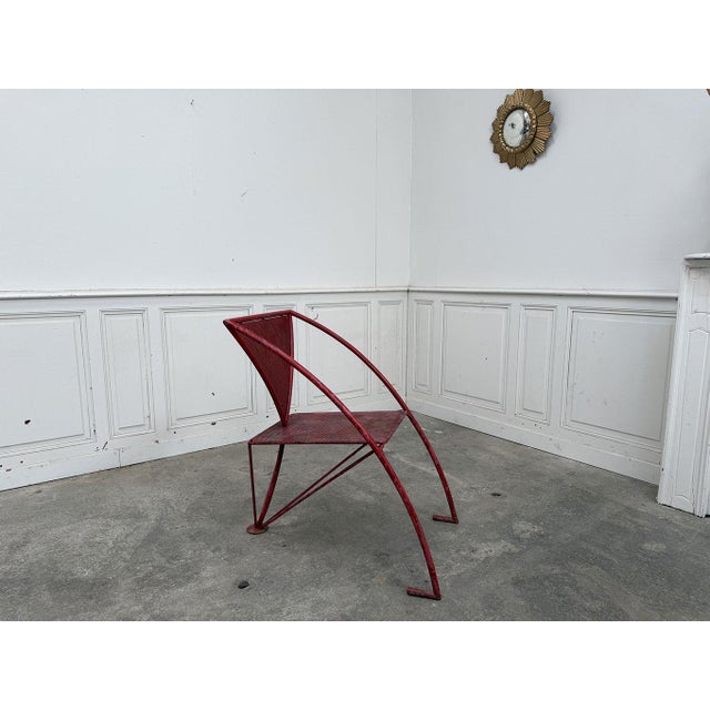 A perforated seat reminiscent of Mathieu Matégot's designs, and above all, an ultra-clean line: this is what immediately...