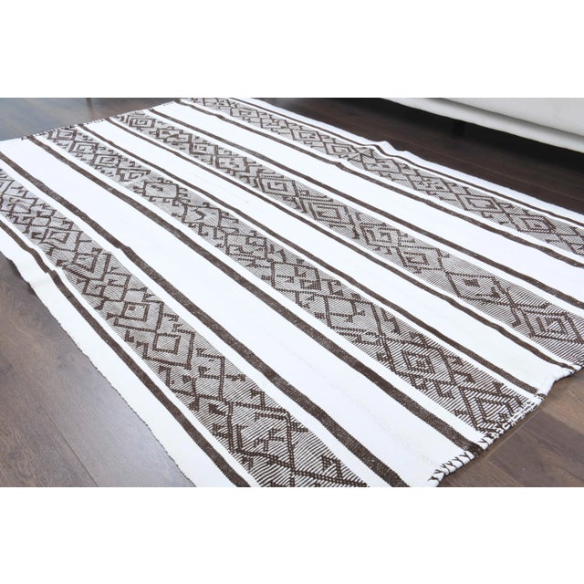 Vintage Turkish Oushak Handmade Wool Cotton White Kilim Area Rug For Sale - Image 4 of 11