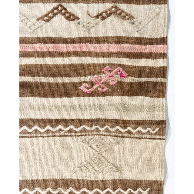 Vintage Circa Camel Turkish Kilim Rug Runner, 5ft 5in X 9ft 4in For Sale - Image 4 of 11