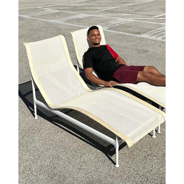 Late 20th Century Vintage MCM Richard Schultz for Knoll 1966 Chaise Lounge - A Pair For Sale - Image 5 of 12