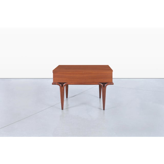 Mid-Century Modern Sculptural Walnut Nightstands / Side Tables, 1960s For Sale - Image 10 of 12