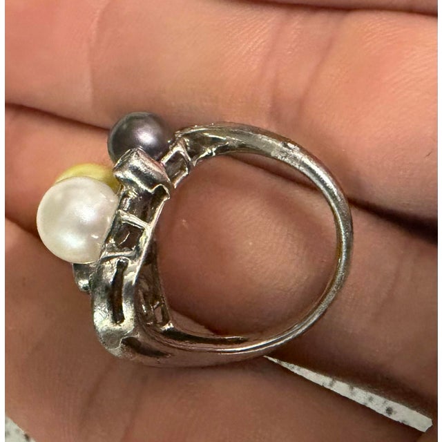 1990s Woman's Joseph Esposito Multi Color Pearl .925 Sterling Silver Ring Sz 6 For Sale - Image 4 of 7