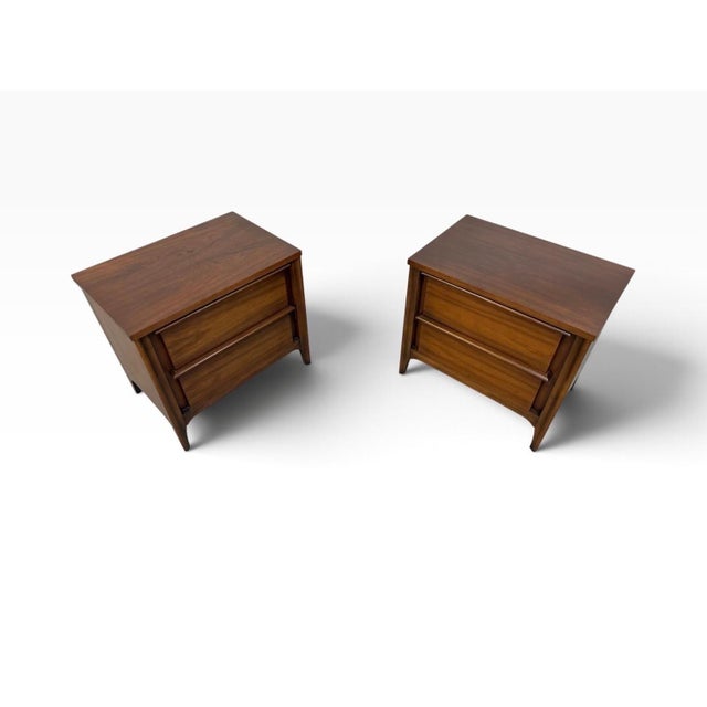 1960s Mid-Century Modern Walnut 2-Drawer Nightstands - Set of 2 - Refinished! For Sale - Image 5 of 8