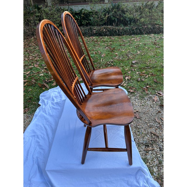 American 1990’s Nichols and Stone High Sheaf Back Windsor Chairs - A Pair For Sale - Image 3 of 11
