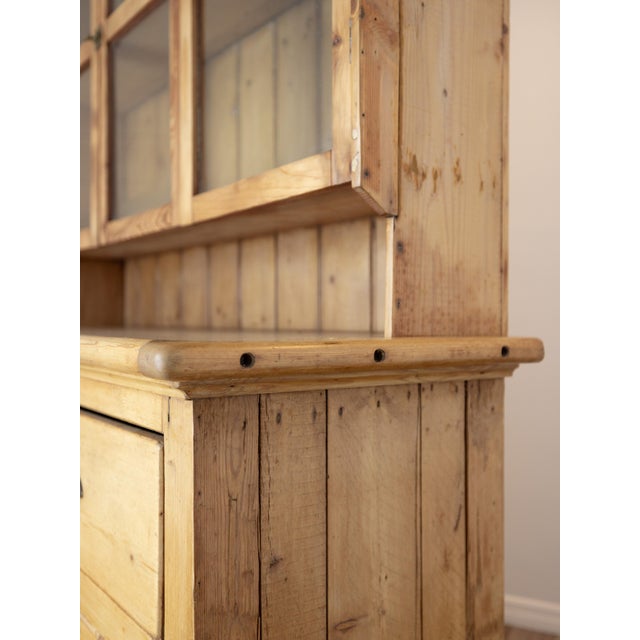 1900 - 1909 Antique English Pine Kitchen Dresser (Hutch) - Circa 1905 For Sale - Image 5 of 15
