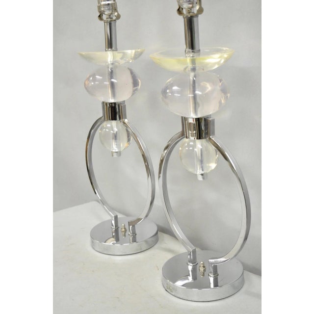 Vintage Postmodern MCM Hivo Van Teal Sculptural Lucite & Chrome Table Lamps Pair For Sale In Philadelphia - Image 6 of 12
