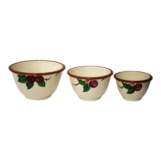 Franciscan Apple Pattern 3 Pc Mixing Bowl Set - Gladding McBean For Sale