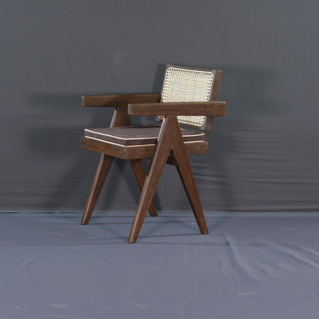 The relationship between the elements ensures a balanced composition. The careful alignment and proportions create an...