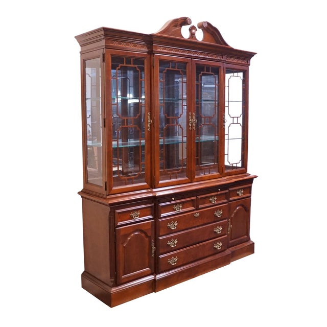 Traditional Stanley Furniture American Heritage Collection Mahogany Traditional Style 72" Buffet W. Lighted Display China Cabinet 172-11-04 / 172-11-24 For Sale - Image 3 of 18