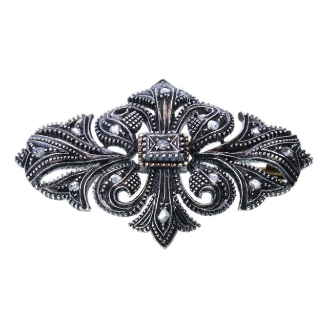 Brooch in Silver and Gold For Sale