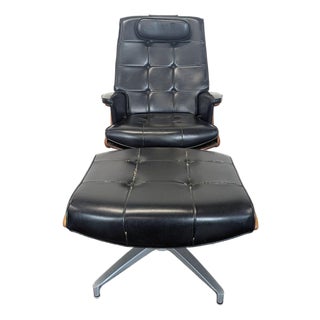 Vintage Heywood-Wakefield Mid Century Modern Black Leather Lounge Chair & Ottoman For Sale
