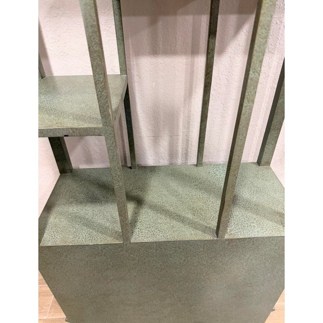 Hollywood Regency Vintage Chinoiserie Pagoda Style Étagère or Display For Sale - Image 4 of 9