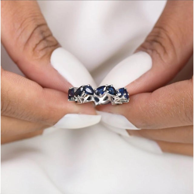 Natural 4.04 cts blue sapphire zig zag ring in 18k gold For Sale - Image 14 of 18