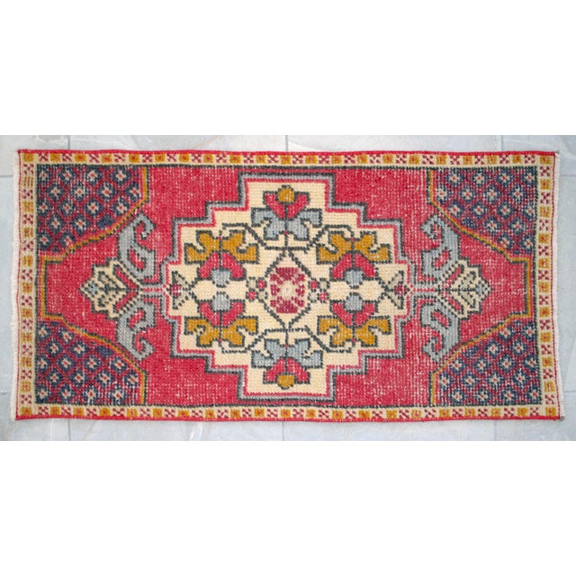 1970s Hand-Knotted Small Turkish Rug, Kitchen Mat, Laundry Room Decor, Doormat - 1'7" X 3'3" For Sale - Image 6 of 11