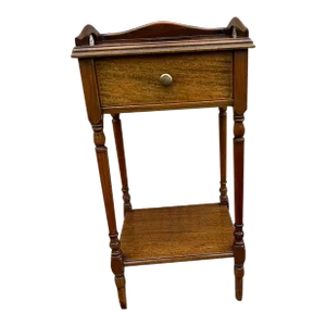 Antique Early 20th Century Federal Style Mahogany 2 Tier Side Table