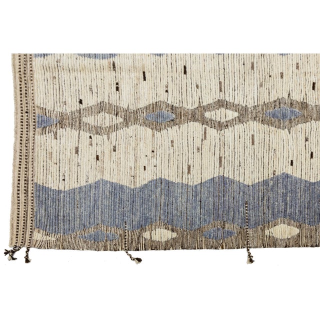 2020s 11 X 14 Modern Moroccan Tribal Style Wool Rug in Beige and Blue For Sale - Image 5 of 9