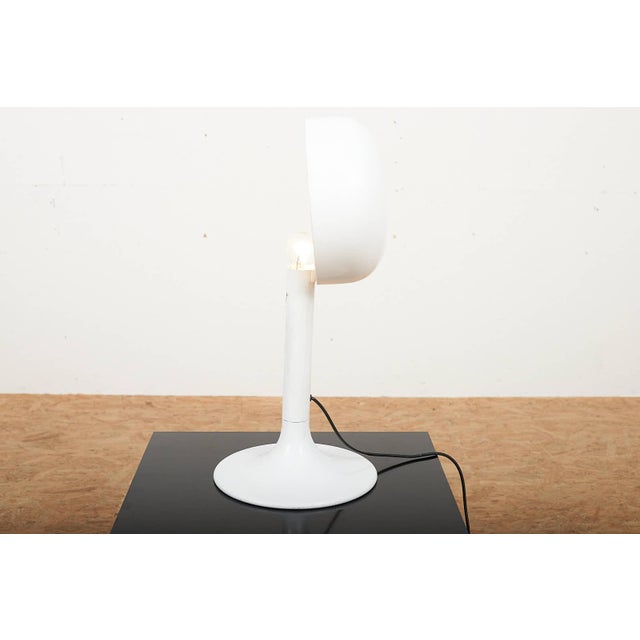 Stilnovo Foldable Studio Model Table Lamp in White Lacquered Metal by Carlo Viligiardi for Stilnovo, 1972 For Sale - Image 4 of 11