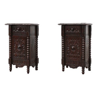 Oak Breton Carved Bedside Cabinets, France, 1890s, Set of 2 For Sale