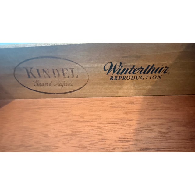 Late 20th Century Kindel Winterthur Mahogany Drop-Leaf Pembroke Table With Drawer For Sale - Image 14 of 14