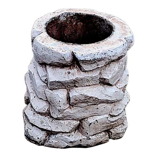 1986 White Washed Faux Stacked Riverstone Outdoor Cement Planter For Sale