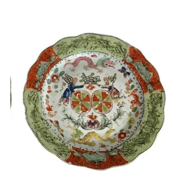 Important Pair of 18th Century English Worcester Hand-Painted Plates, 9” Diameter Each For Sale - Image 11 of 12