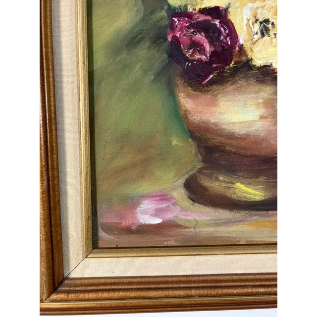 Mid-Century Modern Vintage Pink and Yellow Floral Still Life Painting by M. DeHart – Mid-Century Oil on Canvas For Sale - Image 3 of 7