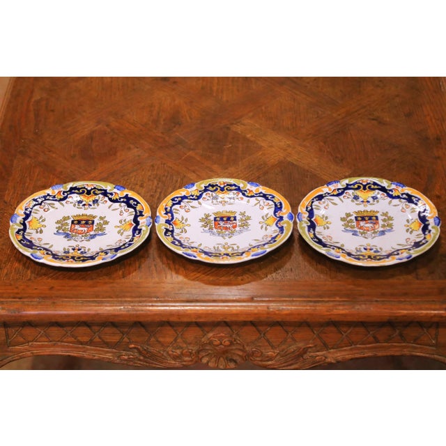 Early 20th Century French Rouen Faience Armorial Wall Plates, Set of 3 For Sale - Image 4 of 9