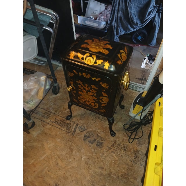 Metal Antique Regency Early 19th Century Floral Toleware Rococo Chinoiserie Plate Warmer For Sale - Image 7 of 11