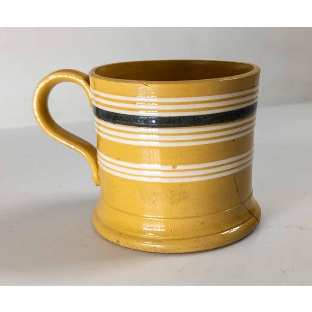 19th Century American Yellowware Mocha Mug With White and Black Rings For Sale - Image 4 of 10