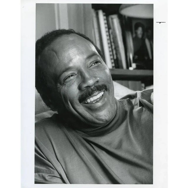 Quincy Jones by Arny Freitag - Vintage B/w Photo - 1960s 1960s For Sale - Image 3 of 3