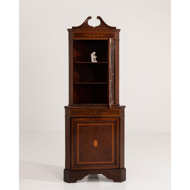 Wood Georgian Mahogany Corner Vitrine, Antique, United Kingdom, 19th Century For Sale - Image 7 of 16