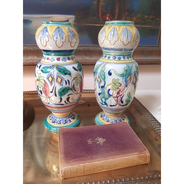 Pair of Early Majolica Italian Vases Deruta For Sale In Fayetteville, AR - Image 6 of 10