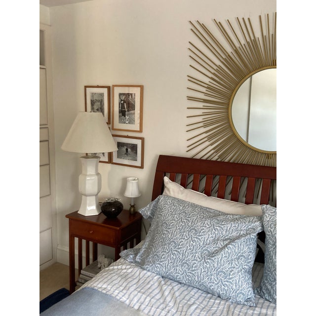 A beautiful ceramic pagoda lamp rom the mid 20th century in excellent vintage condition. Still works (3 way bulb).