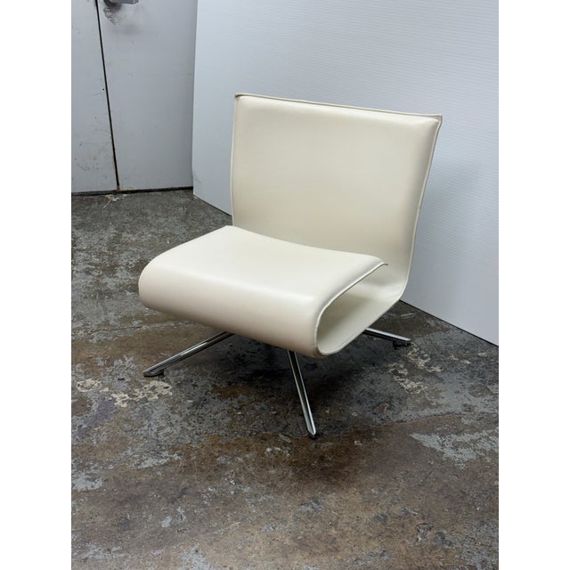 Design Plus Gallery presents the Hob Easychair by Vertijet for COR Sitzmöbe. Conceived in 2001 and released in 2003, this...