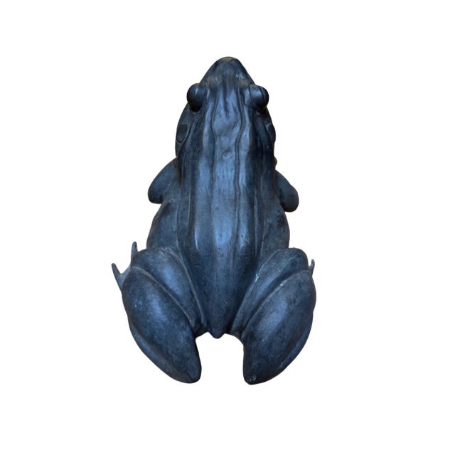 Art Deco bronze frog sculpture. In good condition, some wear as expected with age.