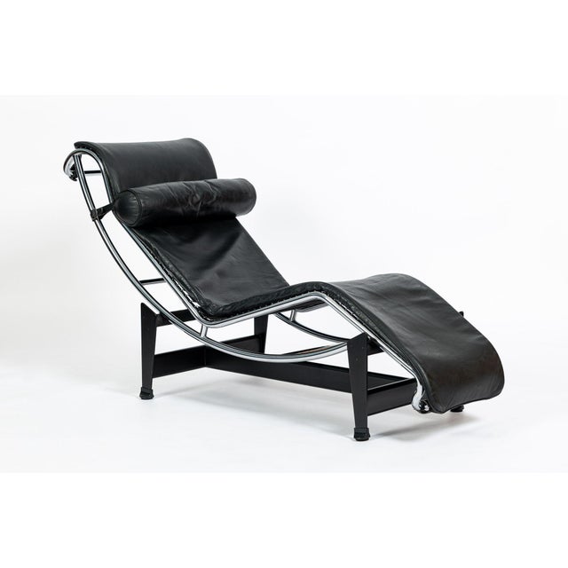Mid-Century Modern Cassina Lc4 Black Leather Chaise Lounge Chair by Le Corbusier 1994 For Sale - Image 3 of 18