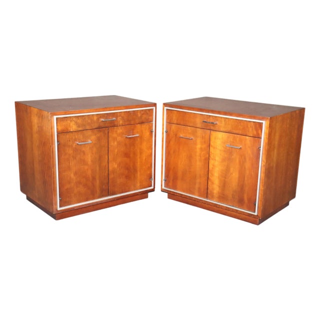 Mid 20th Century John Stuart Nightstands - 2 Pieces For Sale
