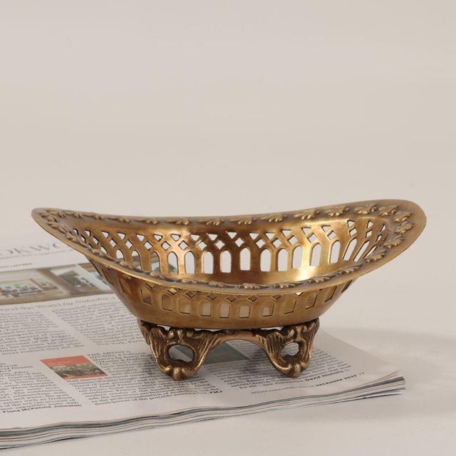 Art Deco Vintage Distressed Gilded Boat-Shaped Openwork Dish With Decorative Feet For Sale - Image 3 of 4
