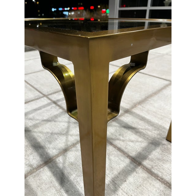 Chinese Chippendale brass and glass Parson’s style end table with fretwork from Mastercraft, circa 1970s.