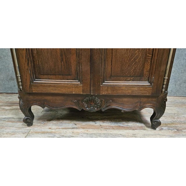 Rustic Bonnetière in Oak For Sale - Image 3 of 9