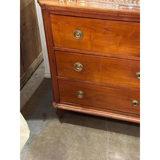 Traditional 19th Century French Charles X Mahogany Commode For Sale - Image 3 of 7