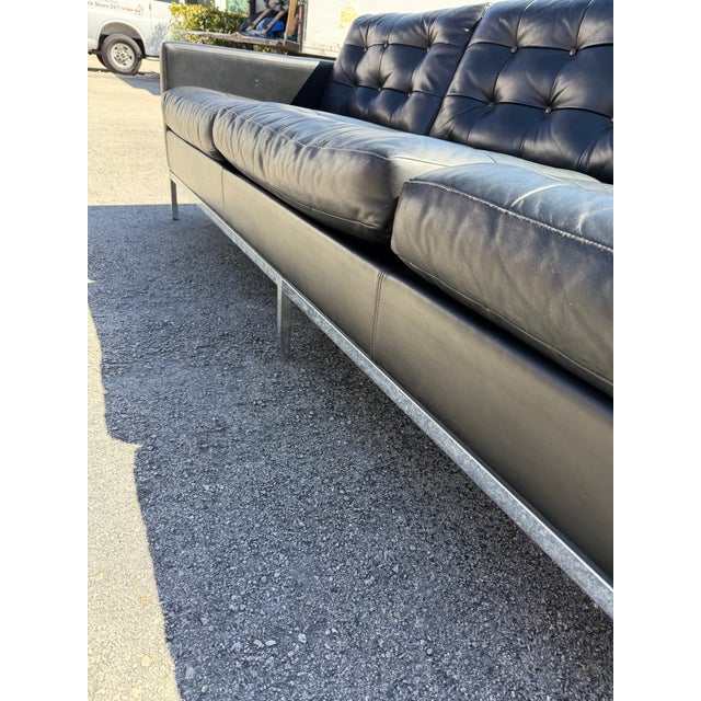 Florence Knoll Iconic Florence Knoll Relaxed Sofa Original Vintage Tufted Leather and Chrome Plated Steel With Original Label For Sale - Image 4 of 8